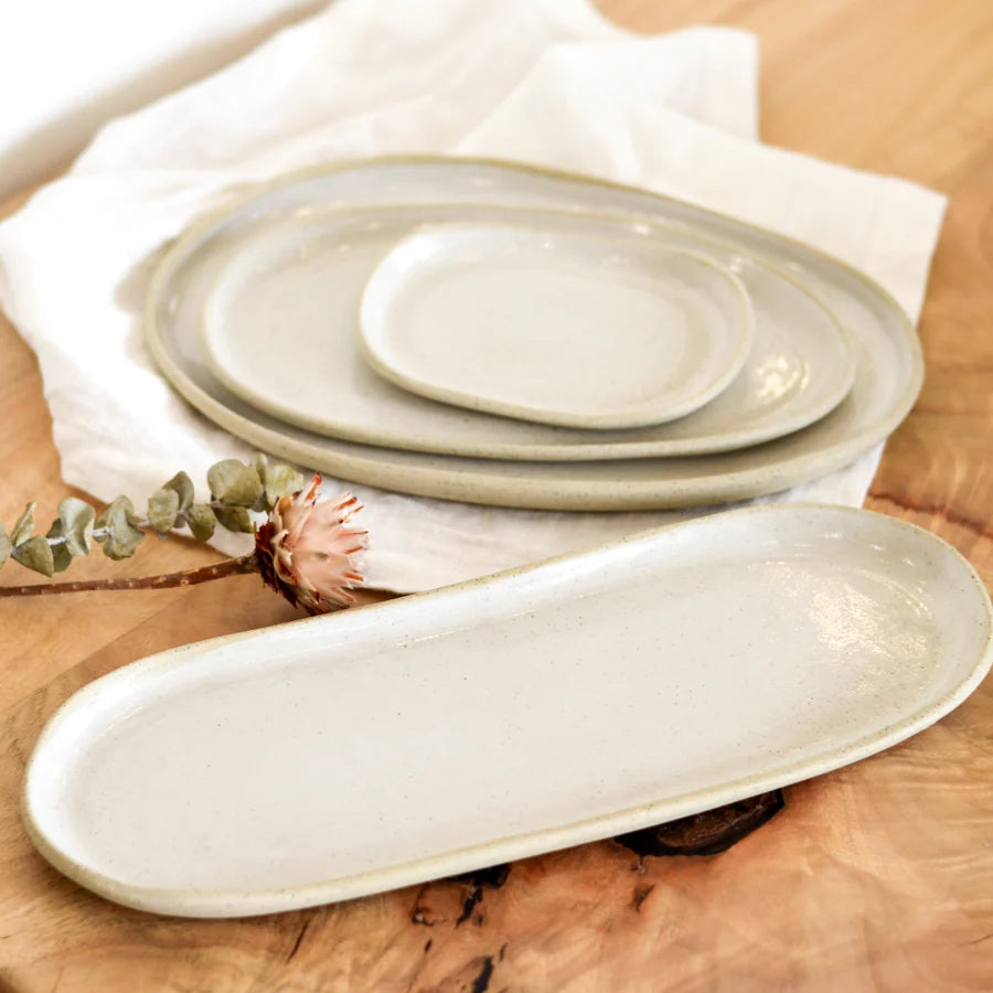 KWCeramics_PebbleTrays_WhiteonStone_SQ-17